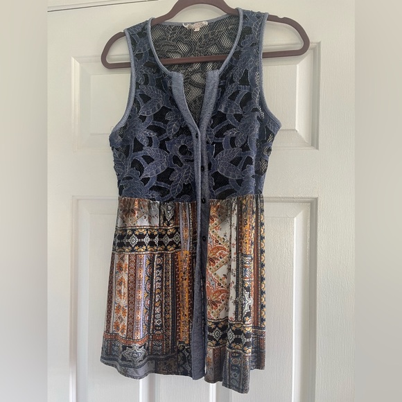 Gimmicks women’s small top - Picture 1 of 3